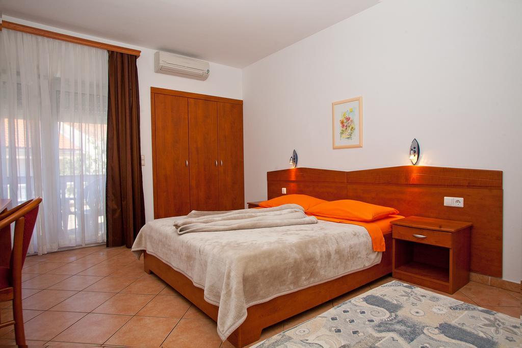 Guesthouse Villa Adria مالينسكا المظهر الخارجي الصورة