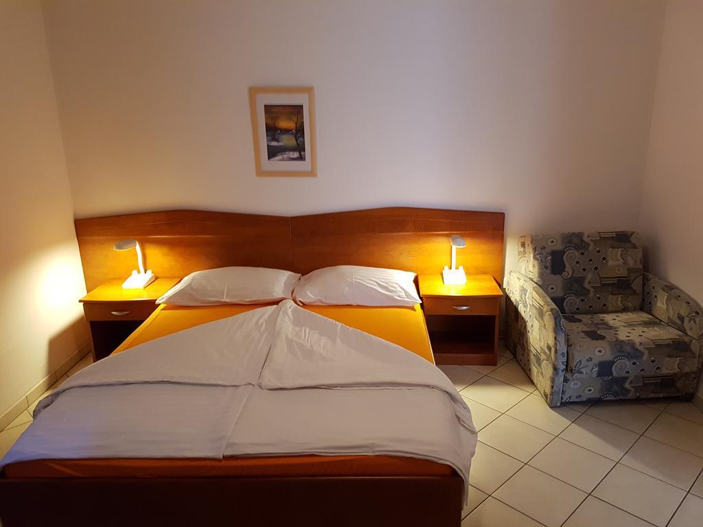 Guesthouse Villa Adria مالينسكا المظهر الخارجي الصورة