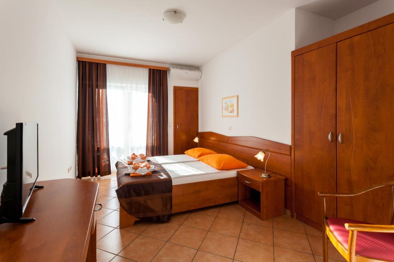 Guesthouse Villa Adria مالينسكا المظهر الخارجي الصورة