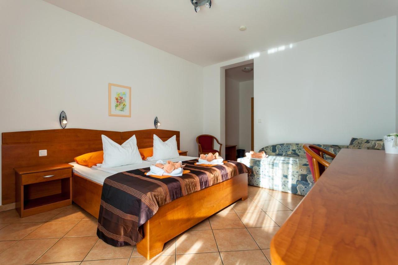 Guesthouse Villa Adria مالينسكا المظهر الخارجي الصورة