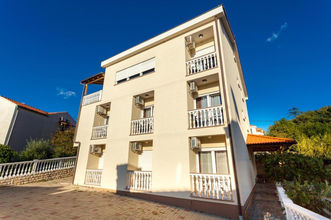 Guesthouse Villa Adria مالينسكا المظهر الخارجي الصورة