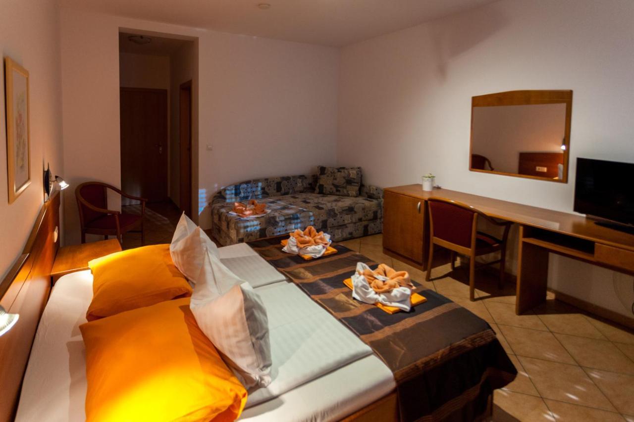 Guesthouse Villa Adria مالينسكا المظهر الخارجي الصورة